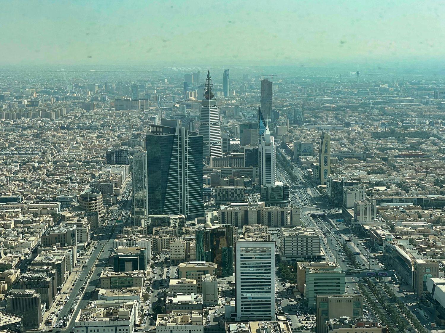 CRE_BusinesscaseprepforafreezoneoperatorinUAE
